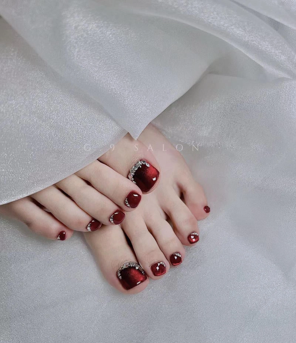 mẫu nail đẹp tôn da chân xinh xắn