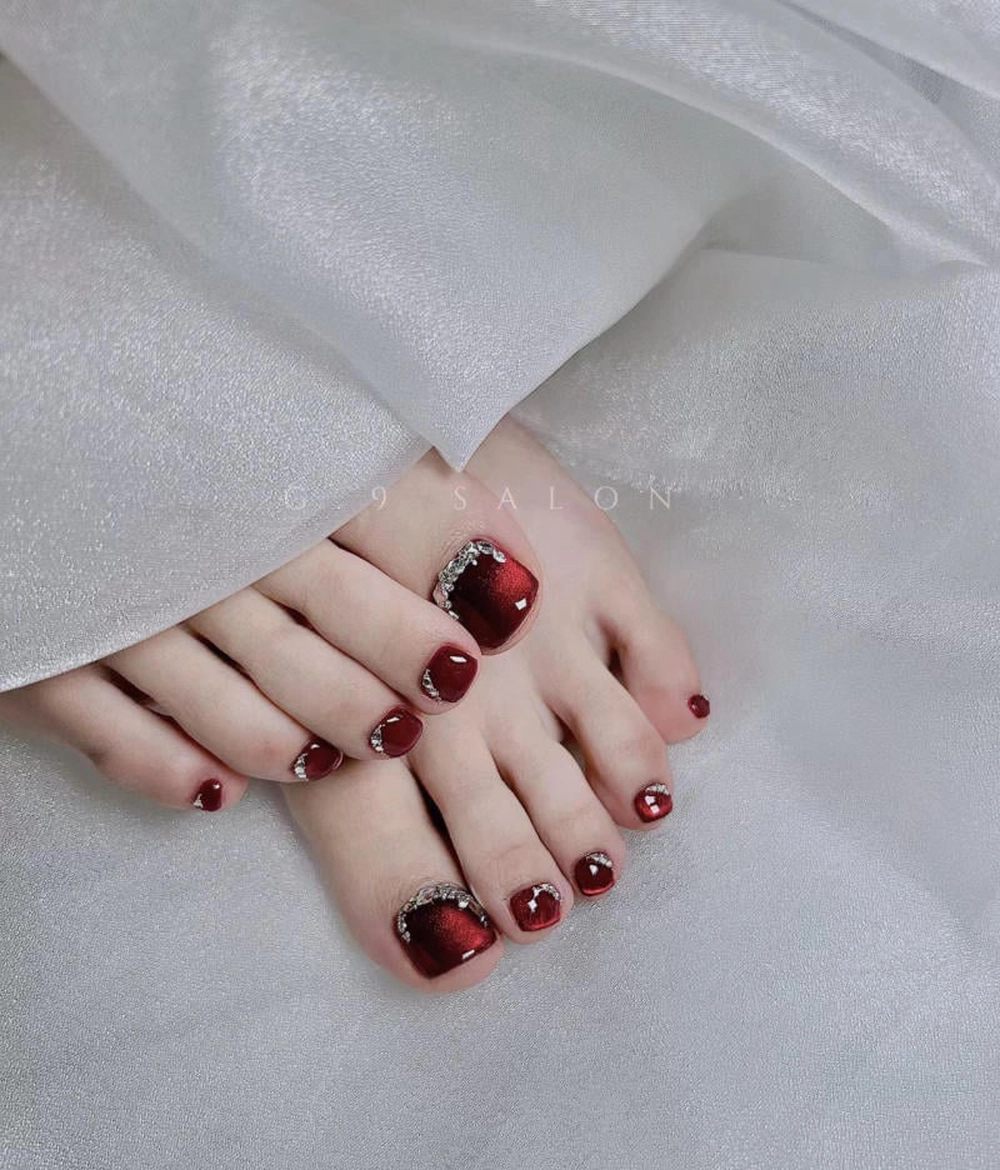 màu nail chân đẹp tôn da sang chảnh