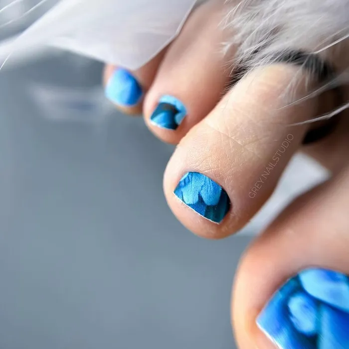 mẫu nail chân xanh dương nhẹ nhàng 