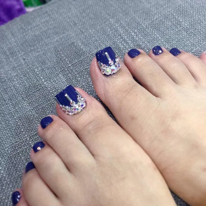 nail chân màu xanh dương 5