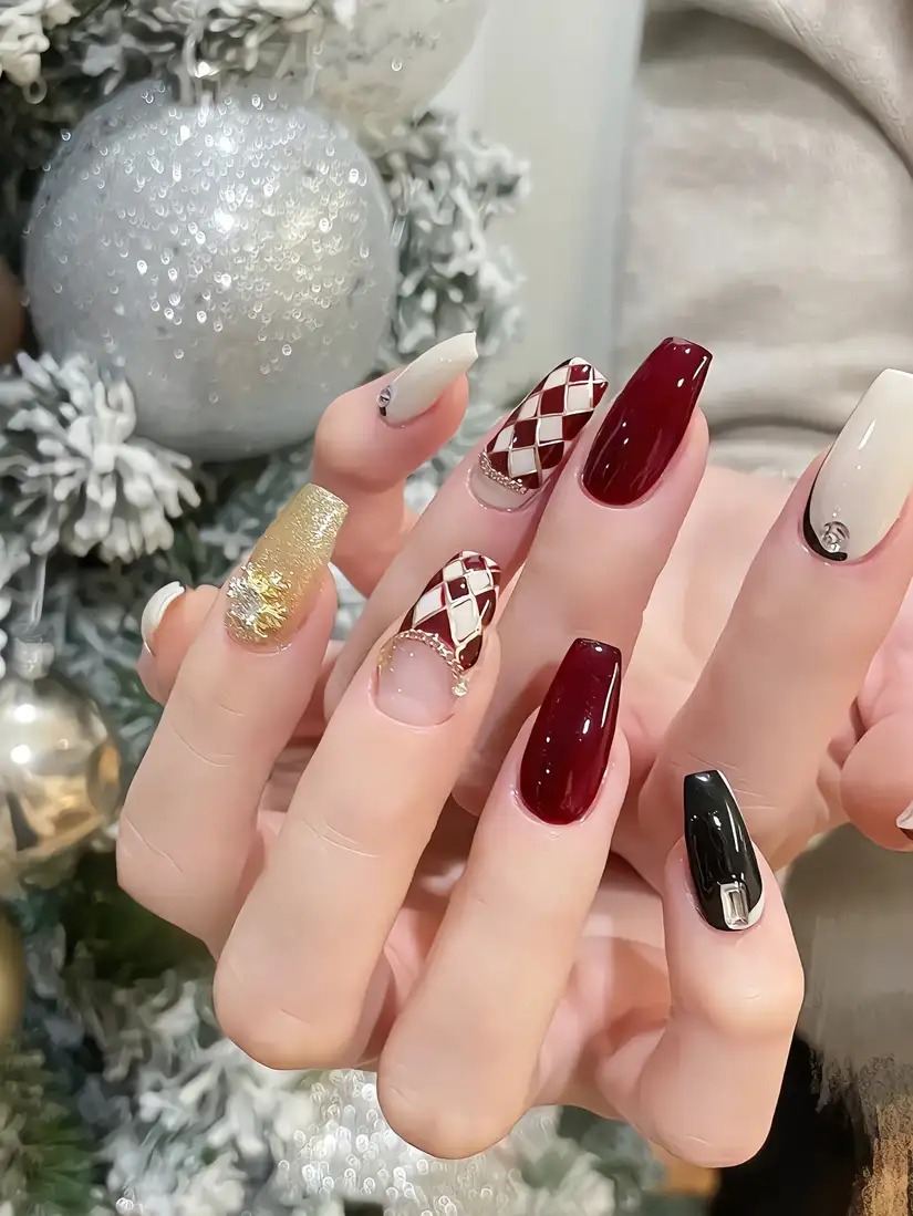 mẫu móng noel đơn giản mà lấp lánh