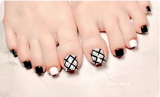 mẫu nail chân caro 2