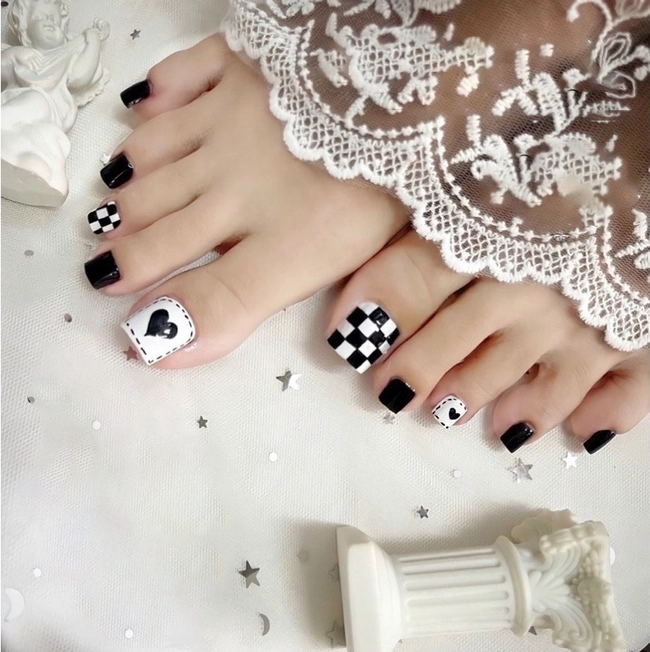 nail chân kẻ đẹp ấn tượng