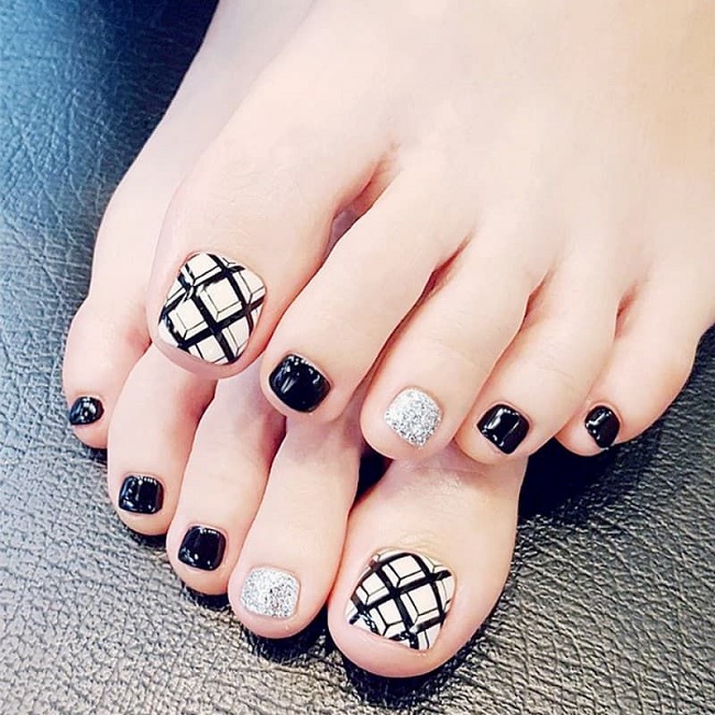 mẫu nail chân caro tinh tế 1