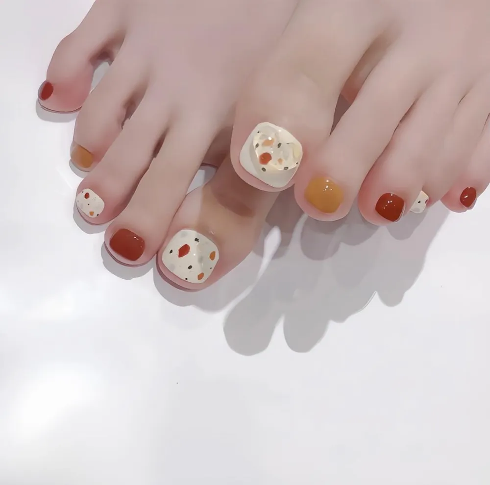 mẫu nail chân cho da ngăm cute