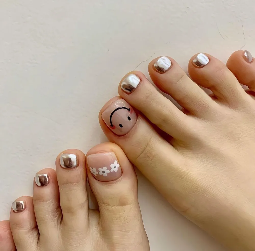 Màu nail chân đẹp cho da ngăm độc đáo 1