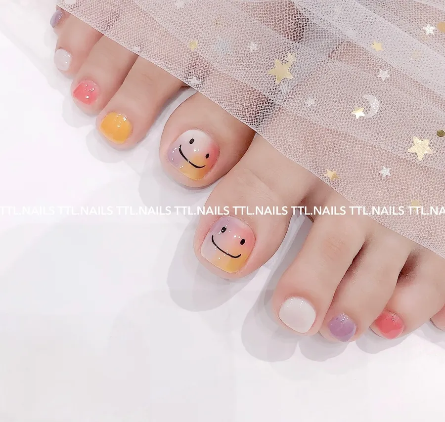 mẫu nail chân cute hot trend 4