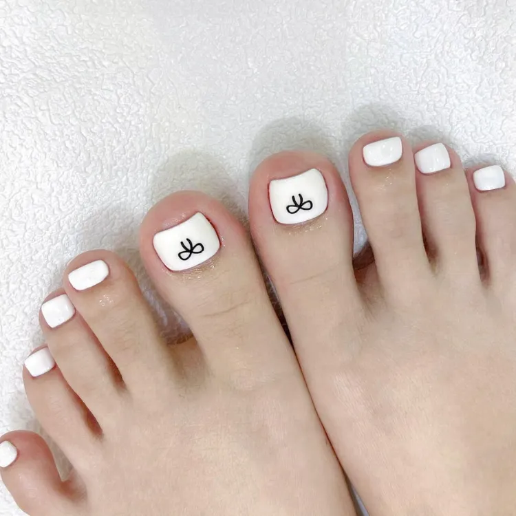 nail chân trắng đẹp nhất hottrend