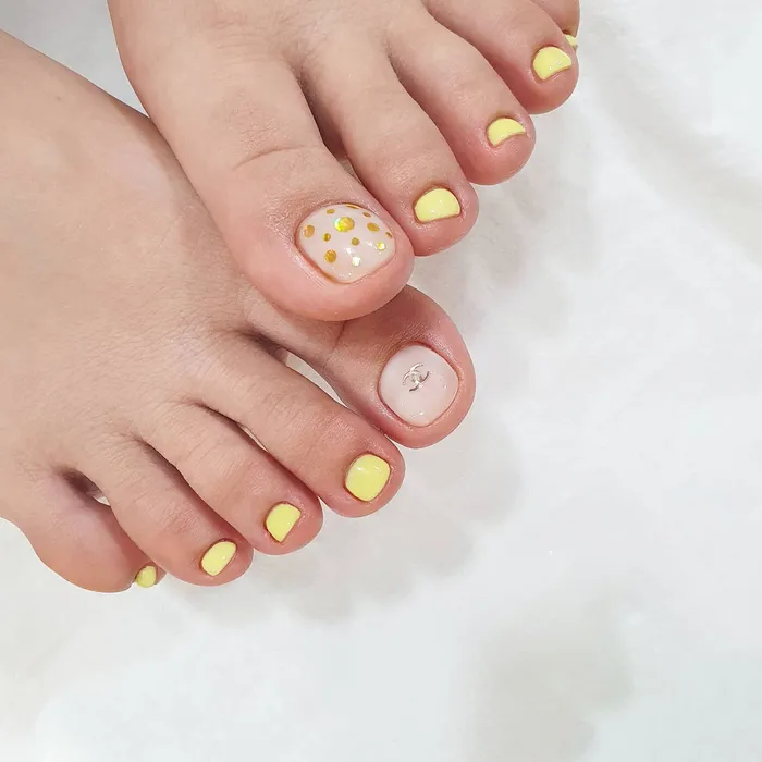 nail chân màu xanh bơ 8