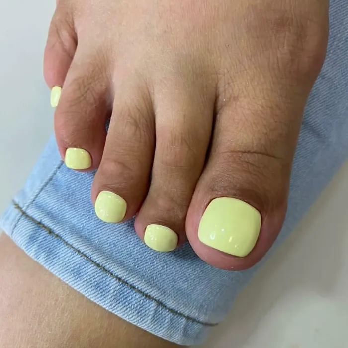 nail chân màu xanh bơ đẹp 3