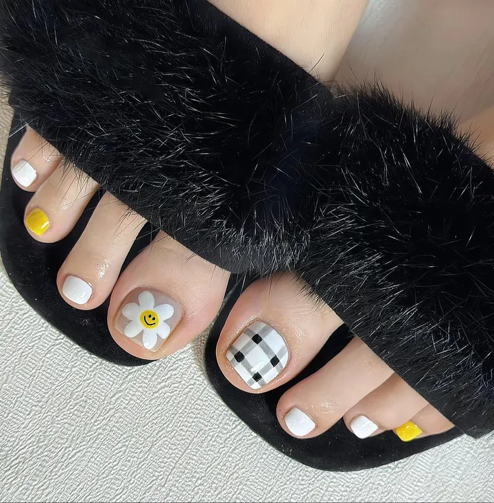 mẫu nail chân vẽ hoa