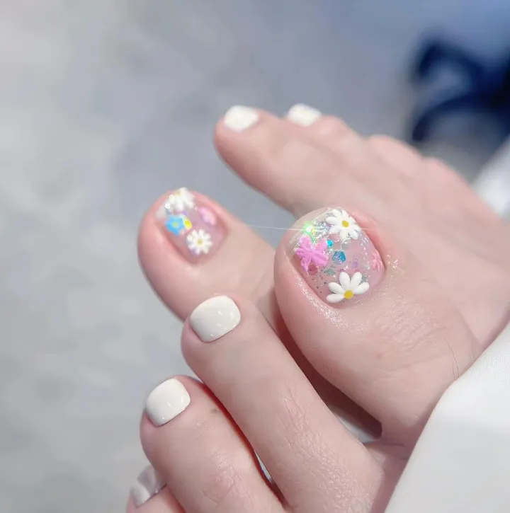 vẽ hoa nail chân đẹp mắt