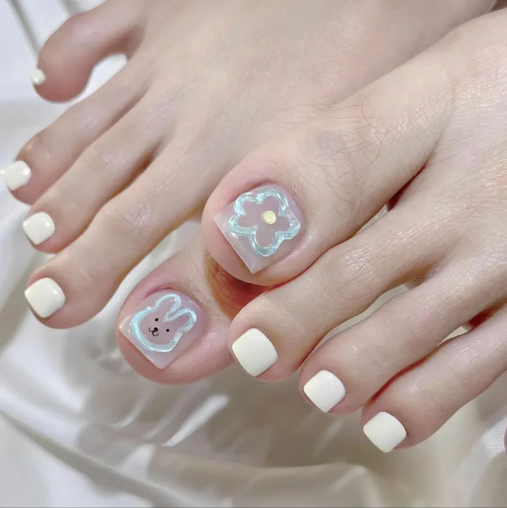 nail chân vẽ hoa ấn tượng