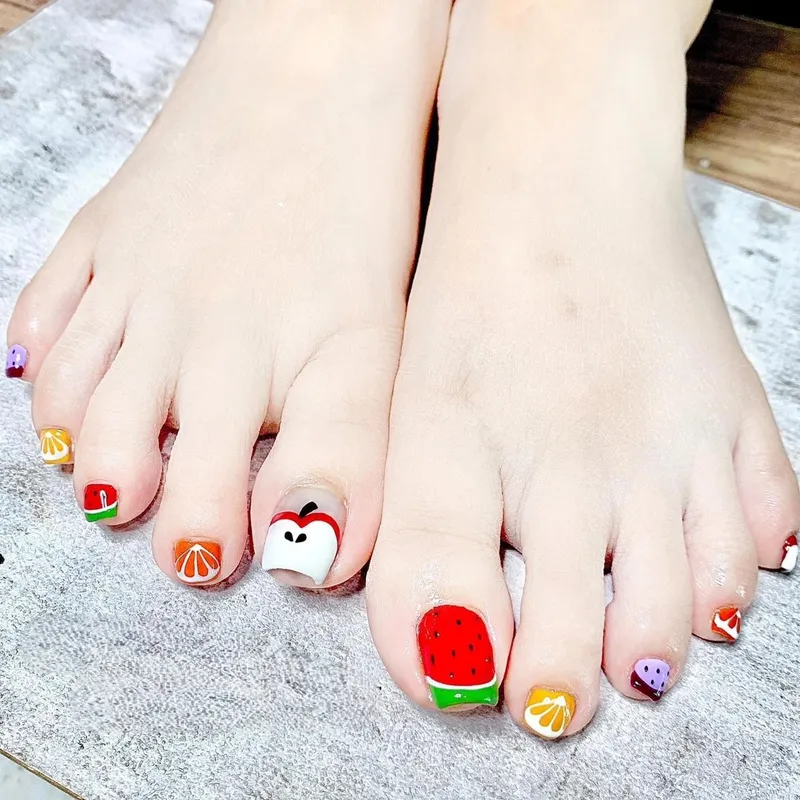 mẫu nail chân vẽ hoạt hình 7