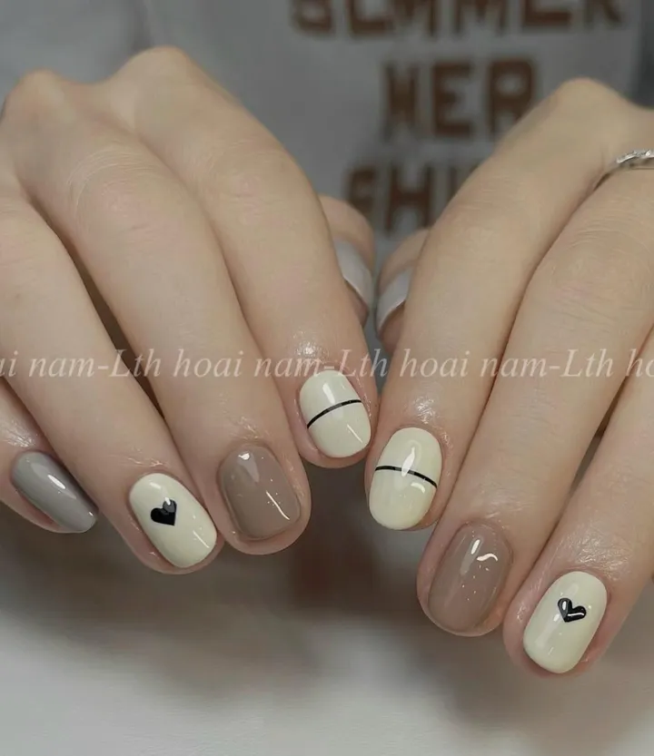 chia sẻ các mẫu nail cho học sinh cấp 2 đơn giản 8