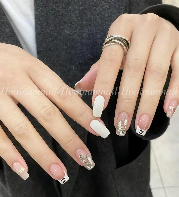 chia sẻ các mẫu nail cho học sinh cấp 2 đơn giản 6