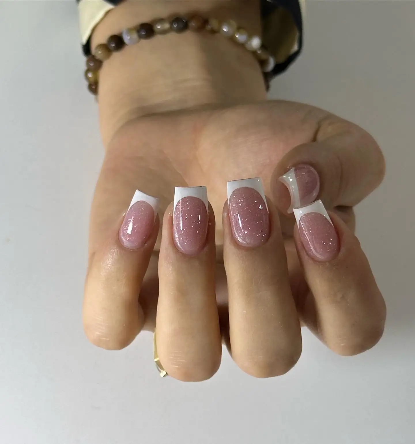 Mẫu nail đẹp cho tay đen giúp bạn nổi bật giữa đám đông.