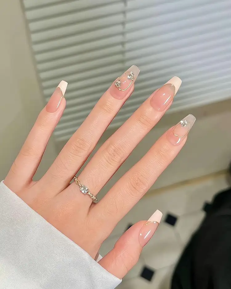 mẫu nail cho người tay thô thanh thoát hơn