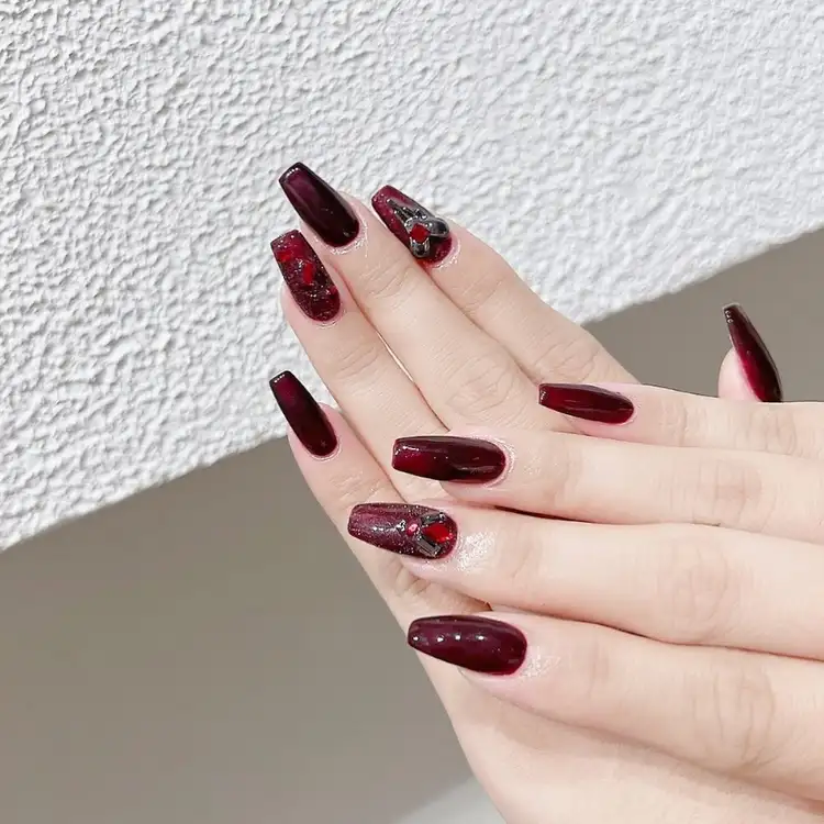 mẫu nail cho tay thô lộng lẫy và quyến rũ