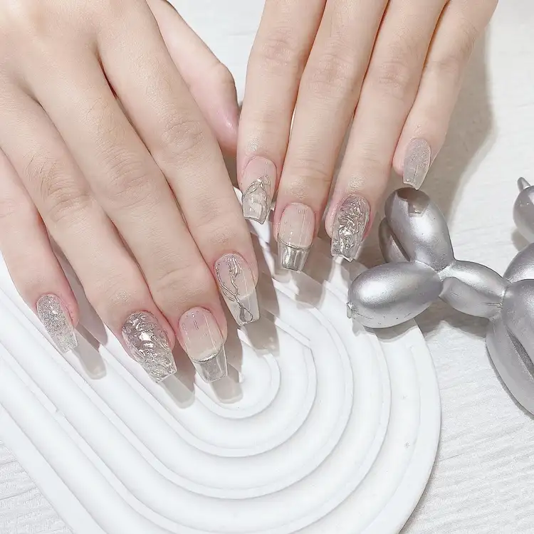 mẫu nail cho người tay thô độc đáo và ấn tượng