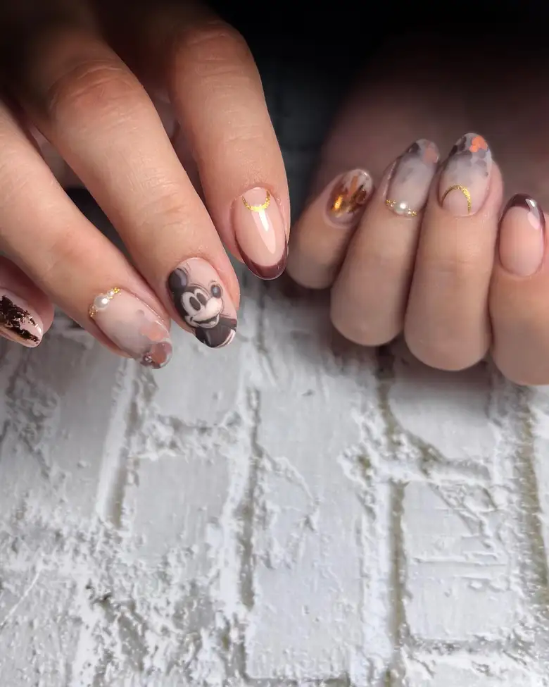 mẫu nail chuột mickey tinh nghịch