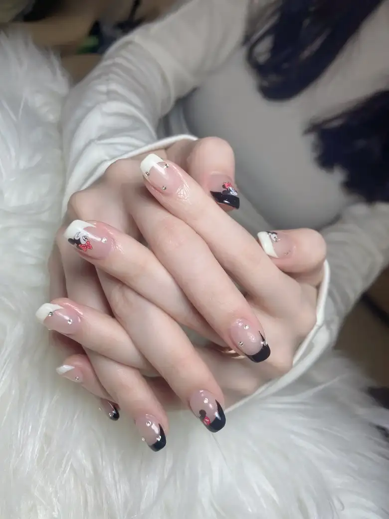 mẫu nail mickey hoàn hảo 