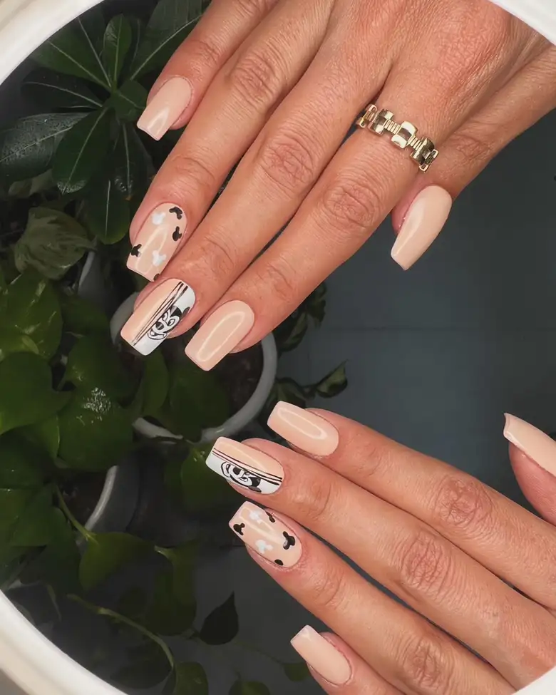 mẫu vẽ nail mickey thu hút