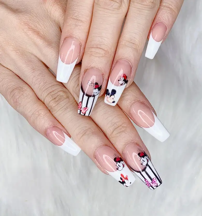 mẫu vẽ nail mickey đẹp hoàn hảo