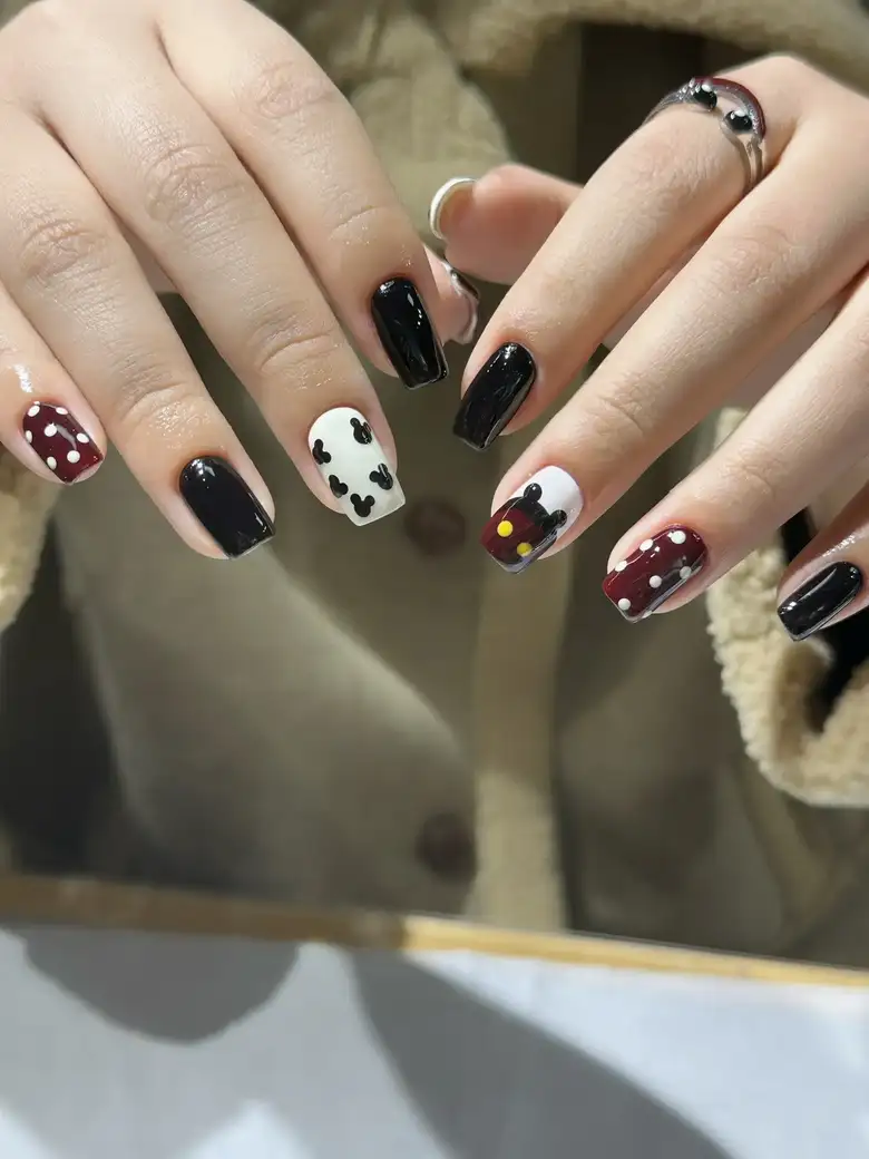 chuột mickey nail độc đáo