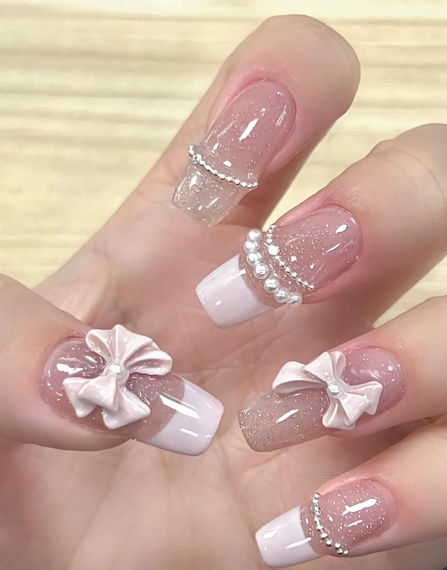 mẫu nail đính nơ đẹp ngọt ngào