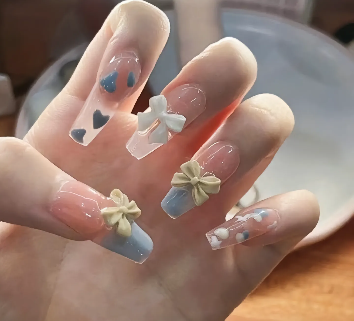 mẫu nail đính nơ đơn giản nhẹ nhàng