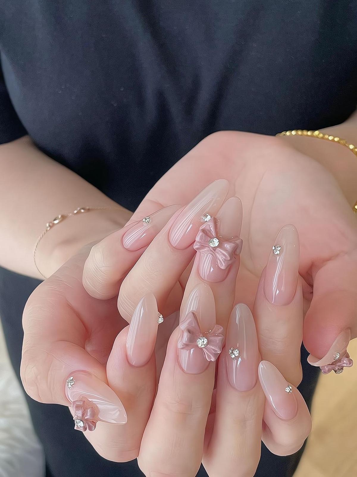 nail xinh đính nơ thể hiện cá tính