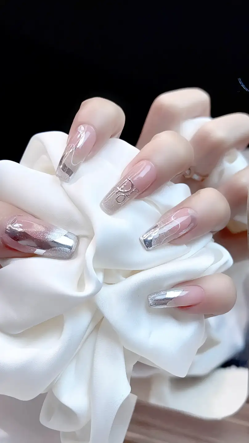 mẫu nail dior đẹp hoàn hảo 