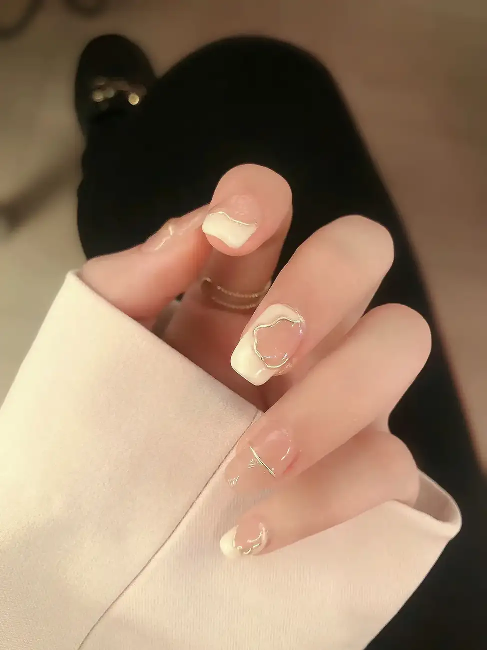 mẫu nail đơn giản cá tính độc đáo và hiện đại