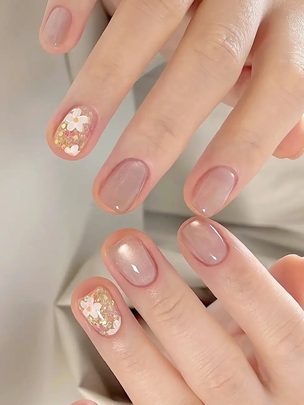 mẫu nail đơn giản cá tính cuốn hút