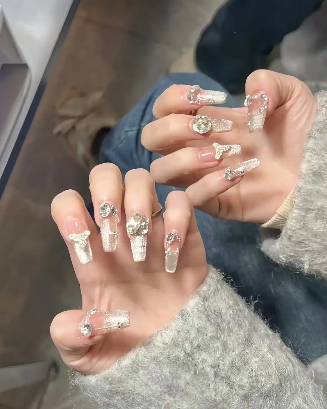 những mẫu nail kim tuyến đẹp nhất