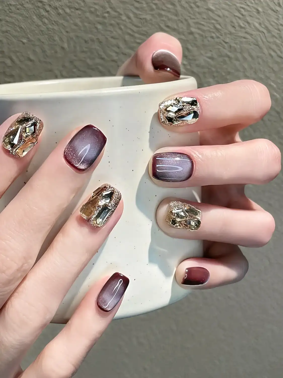 những mẫu nail kim tuyến đẹp nhất thanh lịch