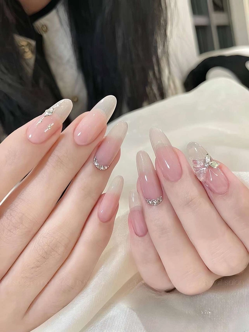 mẫu nail màu pastel đẹp form móng dài