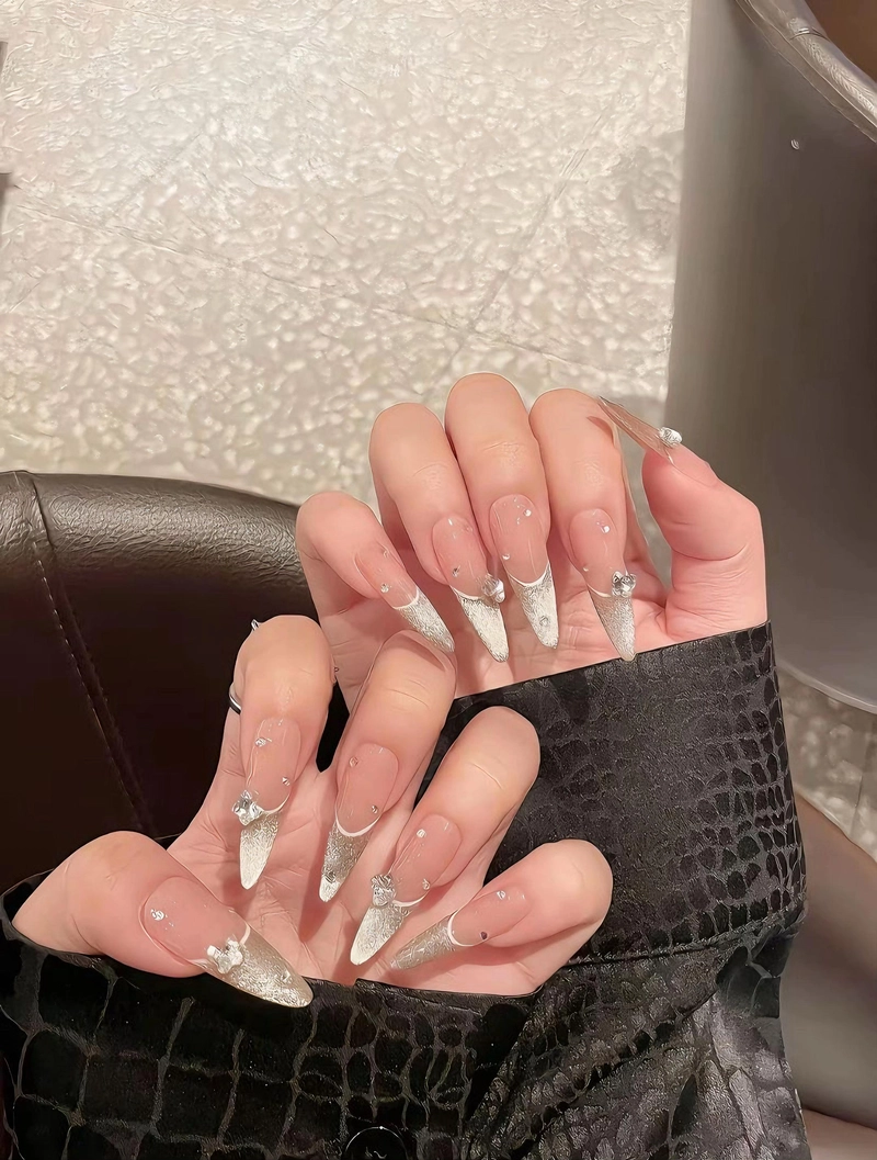 mẫu nail màu pastel đẹp móng nhọn