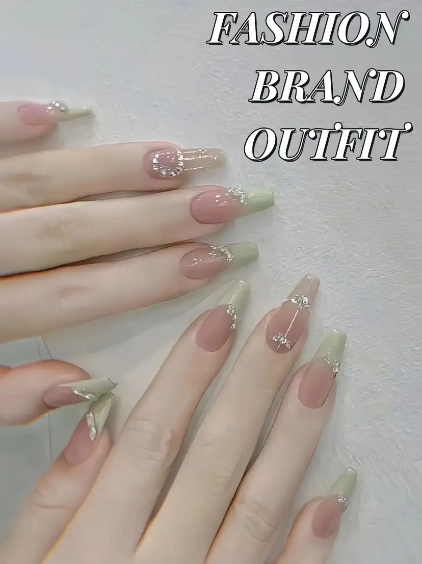 mẫu nail màu xanh lá ngọt ngào