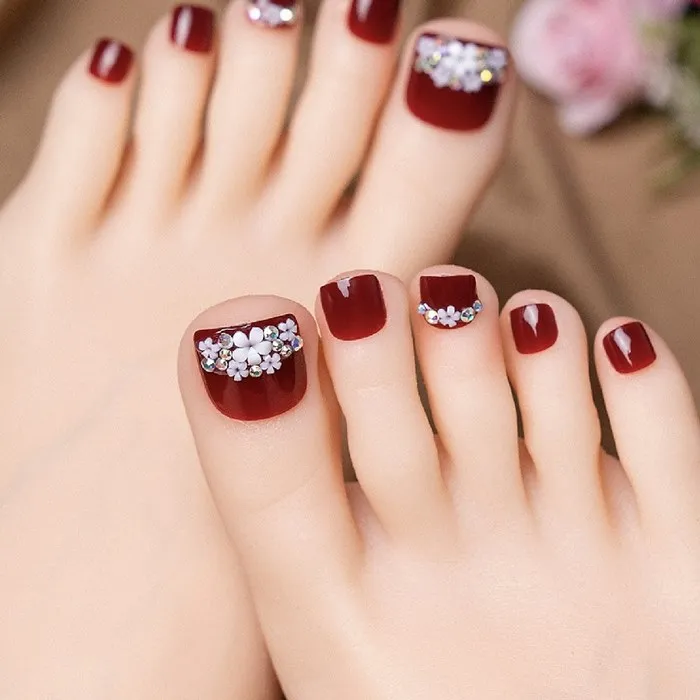 nail chân màu đỏ rượu đẹp