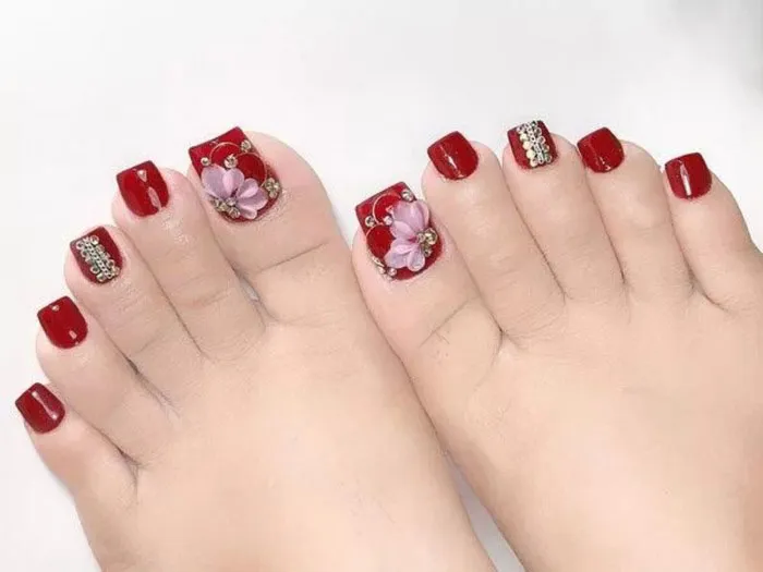 nail chân màu đỏ rượu đẹp 2