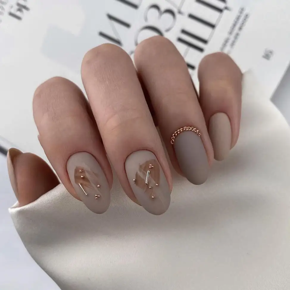 các mẫu nail đẹp cho da ngăm đầy năng lượng