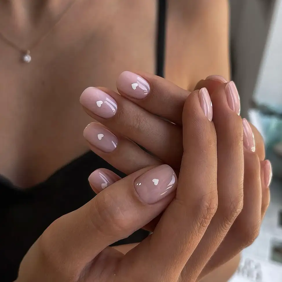 mẫu nail tay cho da ngăm tươi trẻ và năng động