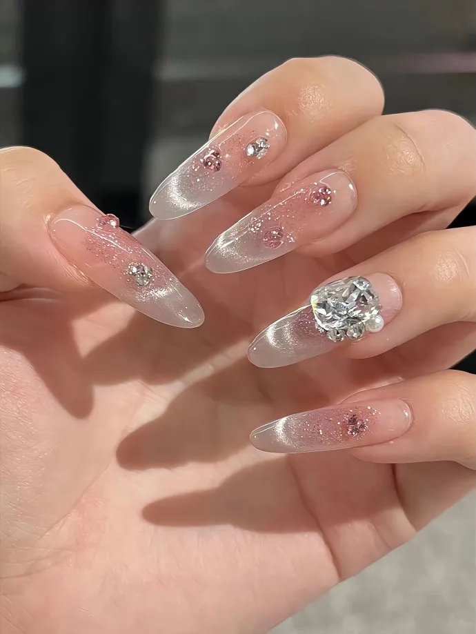 Mẫu nail tay đẹp đơn giản