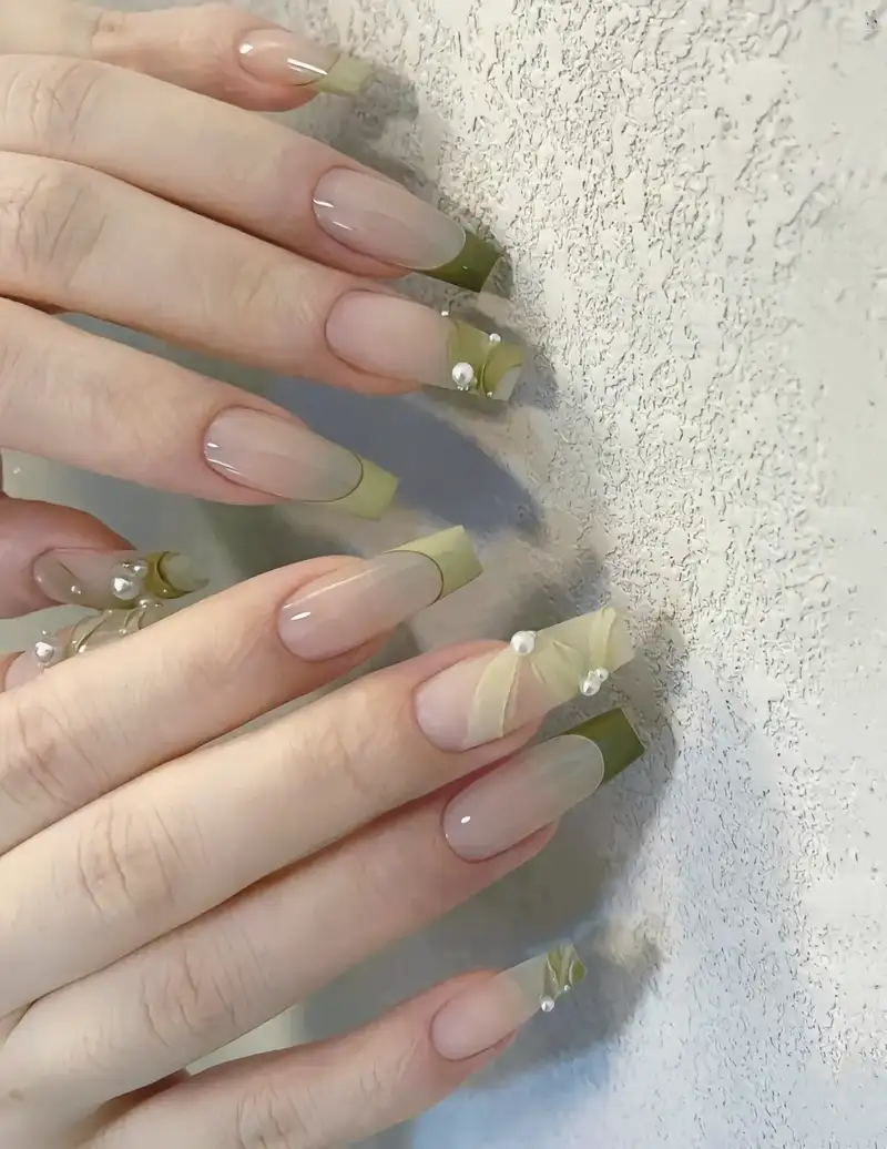 mẫu nail tay đẹp với màu xanh rêu cá tính