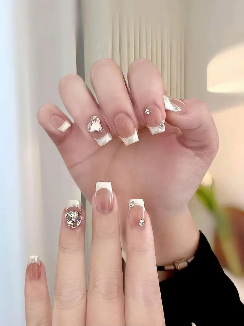 mẫu nail vuông dài sắc sảo 