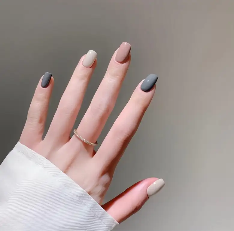 mẫu nail vuông nhỏ gọn, tinh tế