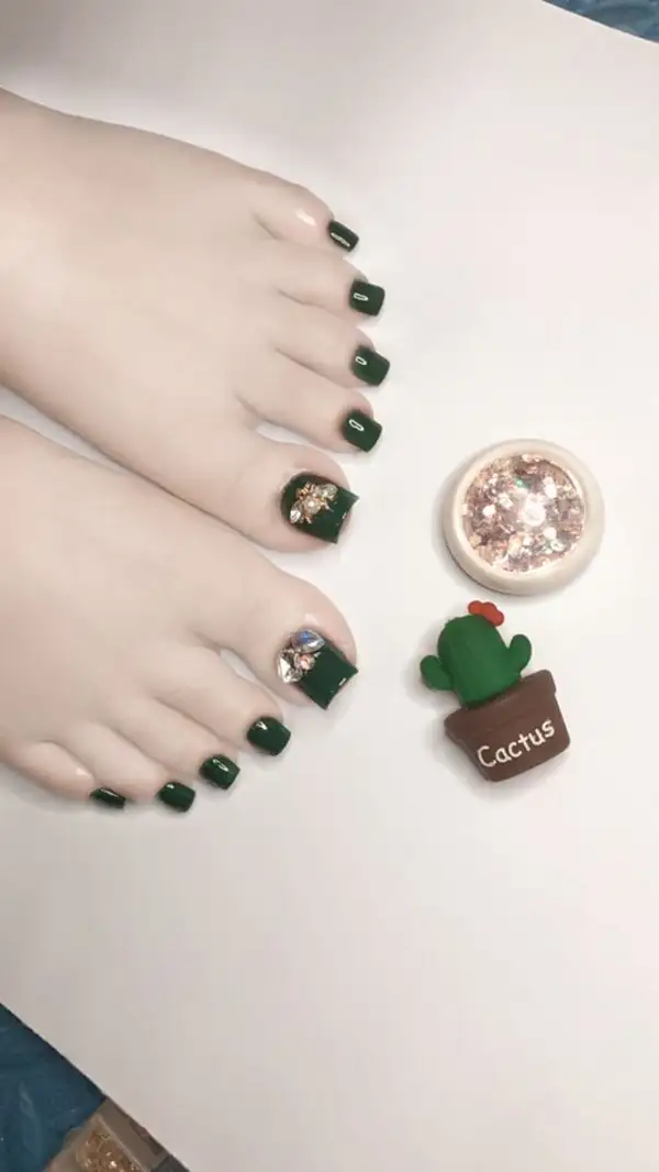 mẫu nail xanh rêu chân xinh