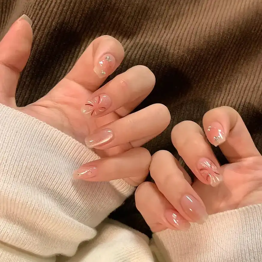 nail xinh đón tết ngắn gọn, tinh tế